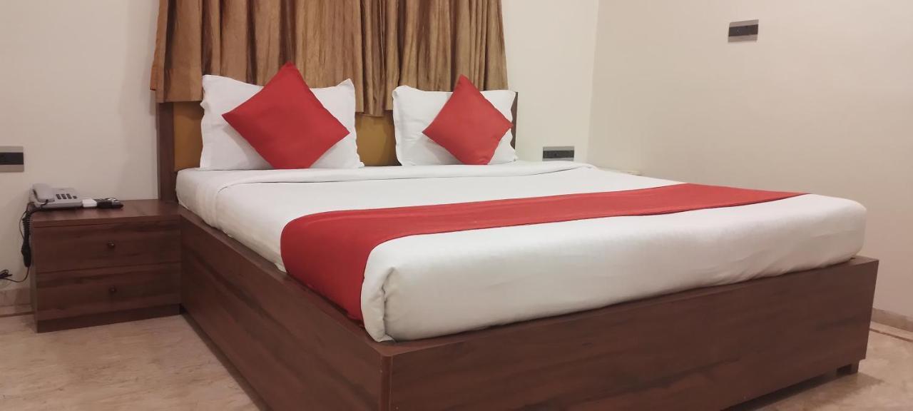 Shine Hospitality Palace Mumbai Exterior photo